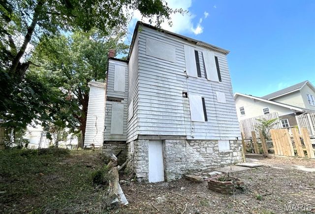 1121 State Street, Alton, IL 62002