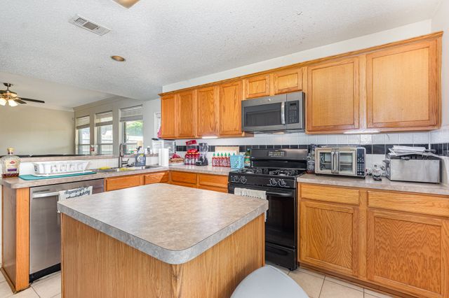 2114 Elm Falls Place, Mesquite, TX 75181