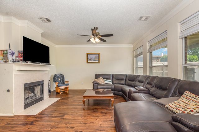 2114 Elm Falls Place, Mesquite, TX 75181
