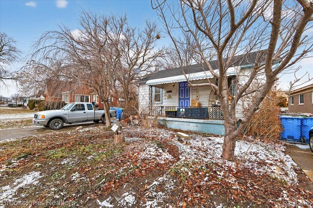 6027 Peck Avenue, Warren, MI 48092