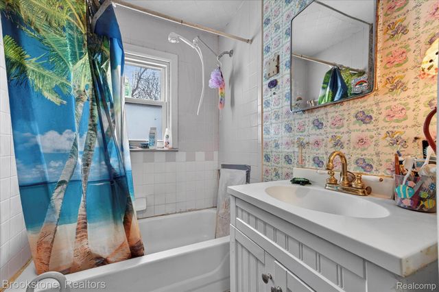 6027 Peck Avenue, Warren, MI 48092