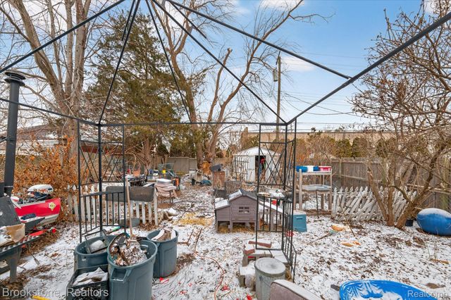 6027 Peck Avenue, Warren, MI 48092