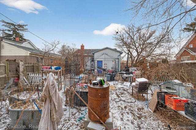 6027 Peck Avenue, Warren, MI 48092