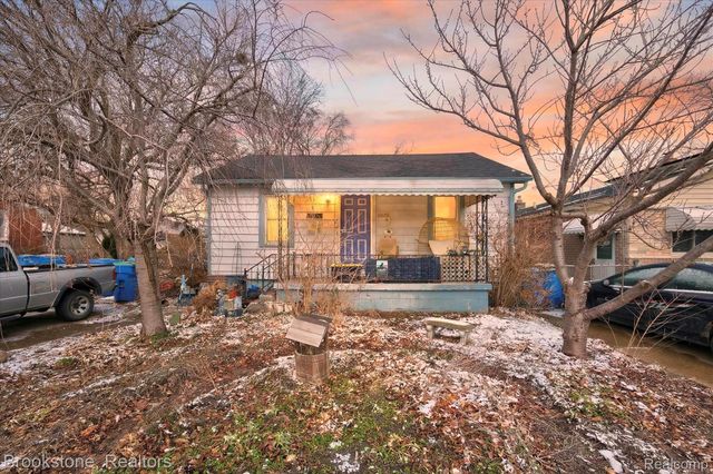 6027 Peck Avenue, Warren, MI 48092