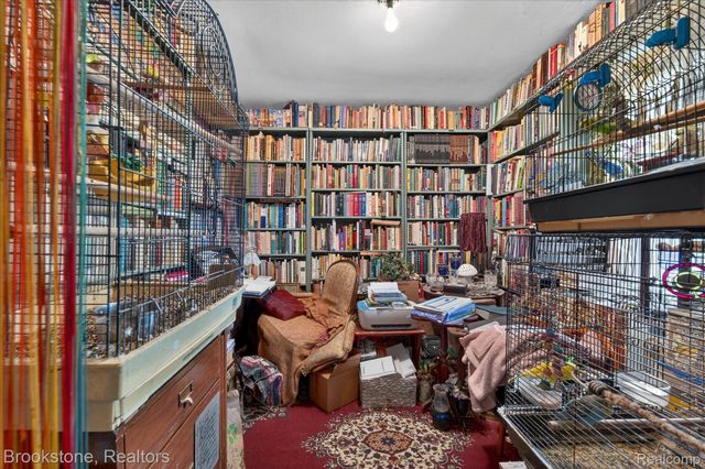 6027 Peck Avenue, Warren, MI 48092