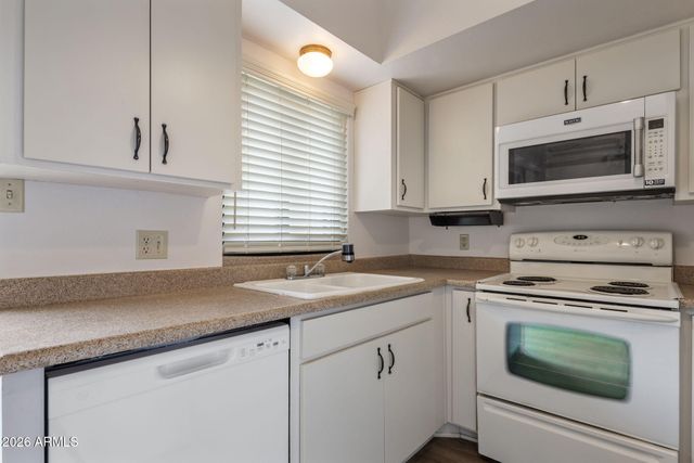 1320 E BETHANY HOME Road 77, Phoenix, AZ 85014