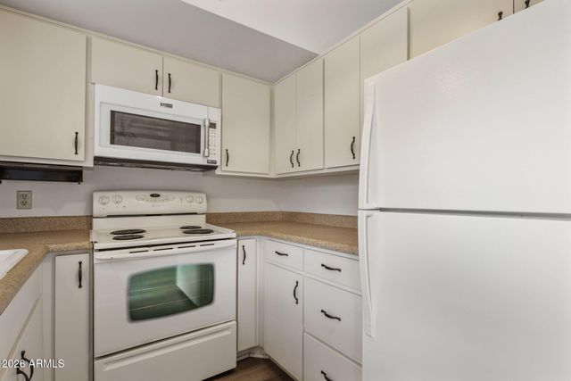 1320 E BETHANY HOME Road 77, Phoenix, AZ 85014
