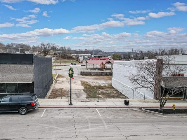 00000 Oak Street, Bonner Springs, KS 66012