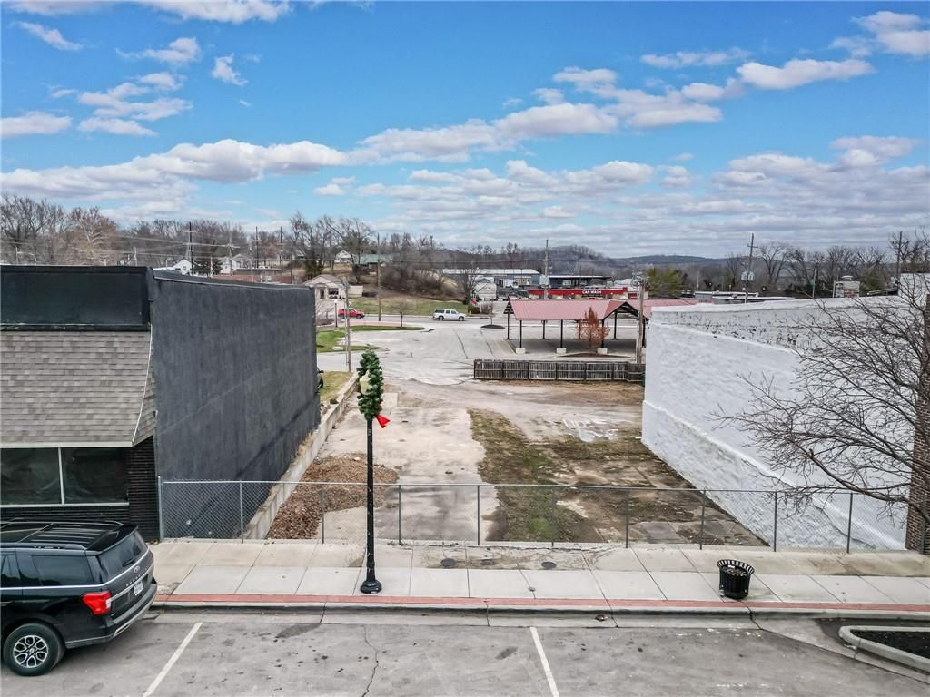 00000 Oak Street, Bonner Springs, KS 66012