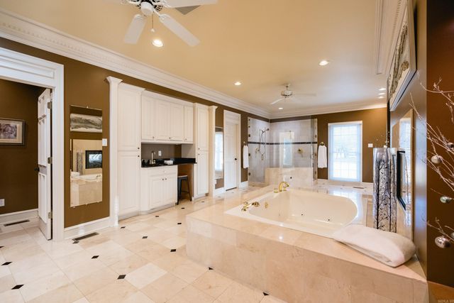 68 Chenal Circle, Little Rock, AR 72223