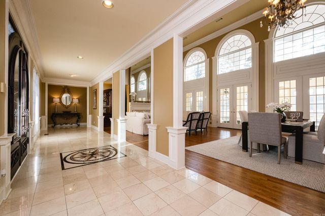 68 Chenal Circle, Little Rock, AR 72223