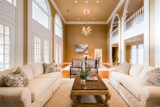 68 Chenal Circle, Little Rock, AR 72223