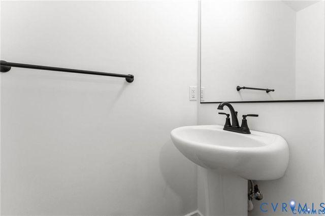 229 Lexington Dr, Ruther Glen, VA 22546