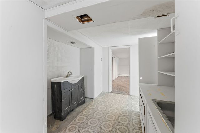 102 Overhill Road, Providence, RI 02906