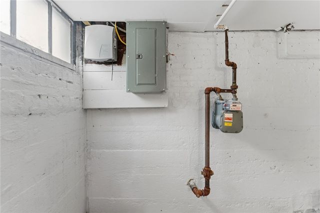 102 Overhill Road, Providence, RI 02906