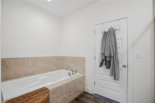 4 Martz CT, Cape Charles, VA 23310