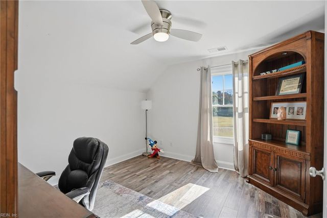 4 Martz CT, Cape Charles, VA 23310