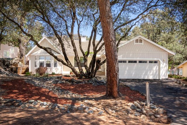 18018 Hummingbird Dr, Penn Valley, CA 95946