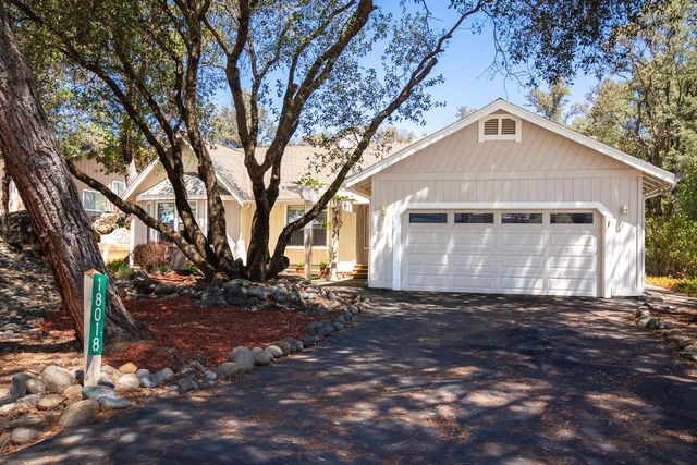 18018 Hummingbird Dr, Penn Valley, CA 95946