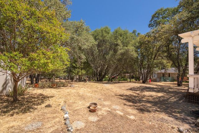 18018 Hummingbird Dr, Penn Valley, CA 95946