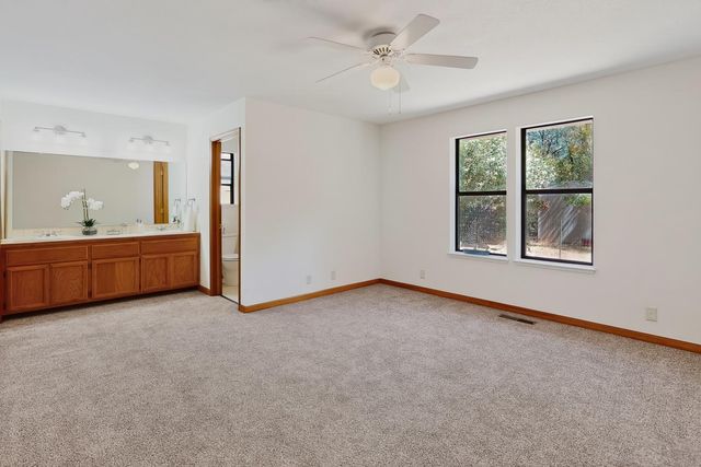 18018 Hummingbird Dr, Penn Valley, CA 95946