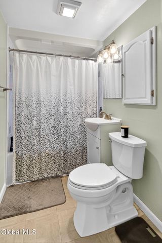 163 Chiswell Road, Schenectady, NY 12304