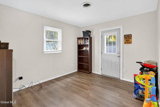 163 Chiswell Road, Schenectady, NY 12304