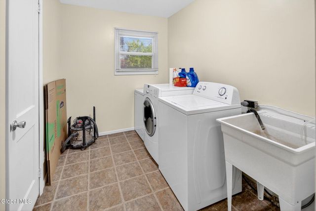 163 Chiswell Road, Schenectady, NY 12304