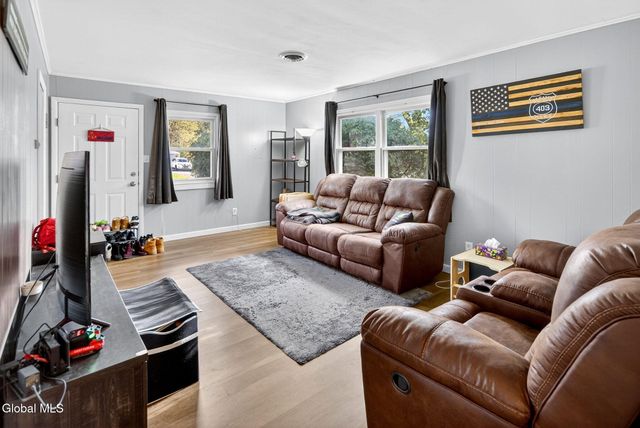 163 Chiswell Road, Schenectady, NY 12304