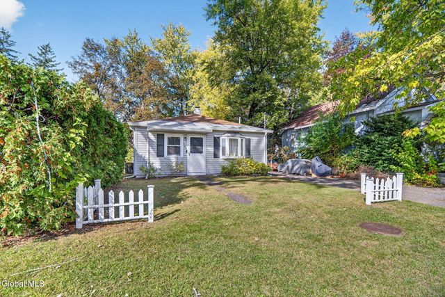 163 Chiswell Road, Schenectady, NY 12304