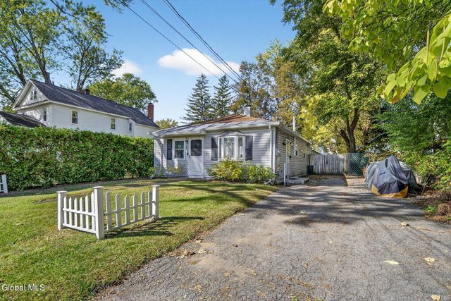 163 Chiswell Road, Schenectady, NY 12304