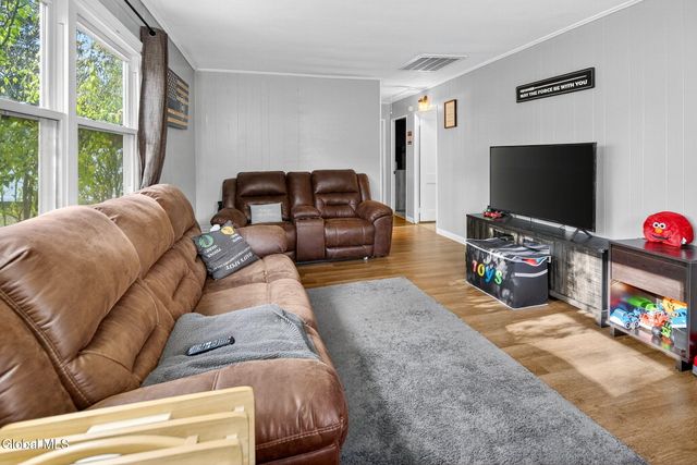 163 Chiswell Road, Schenectady, NY 12304