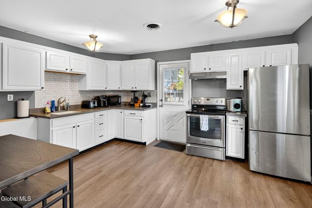 163 Chiswell Road, Schenectady, NY 12304