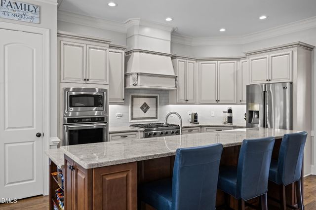 7011 Churchill Falls Place, Apex, NC 27539