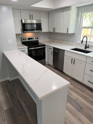 439 76TH AVENUE N, St Petersburg, FL 33702