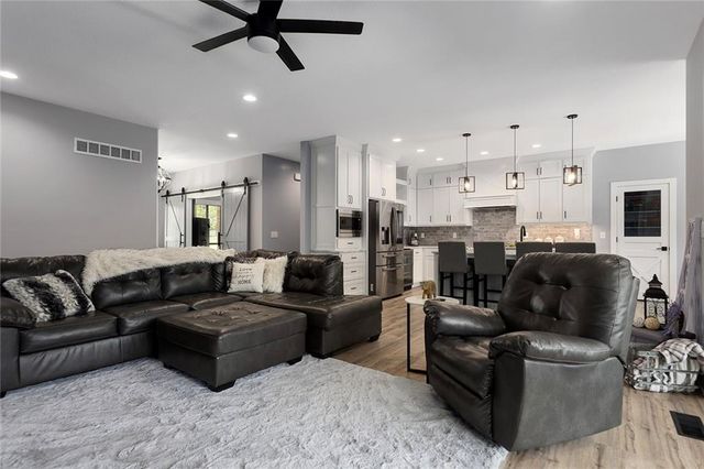 816 Eve Orchid Drive, Greenwood, MO 64034