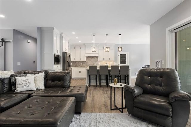 816 Eve Orchid Drive, Greenwood, MO 64034