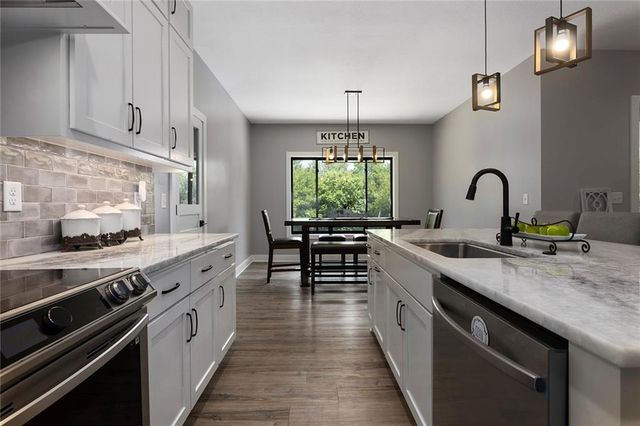 816 Eve Orchid Drive, Greenwood, MO 64034