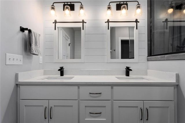 816 Eve Orchid Drive, Greenwood, MO 64034