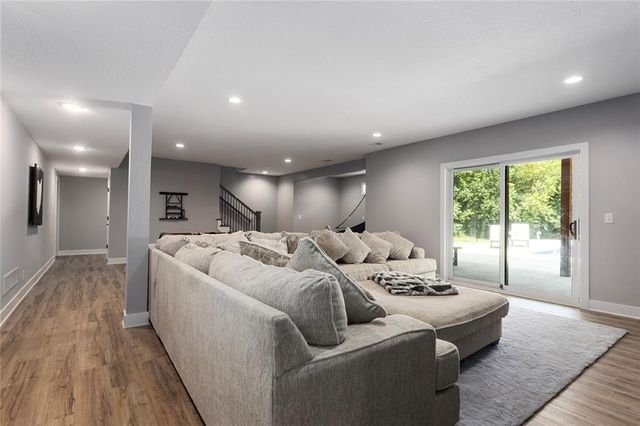 816 Eve Orchid Drive, Greenwood, MO 64034