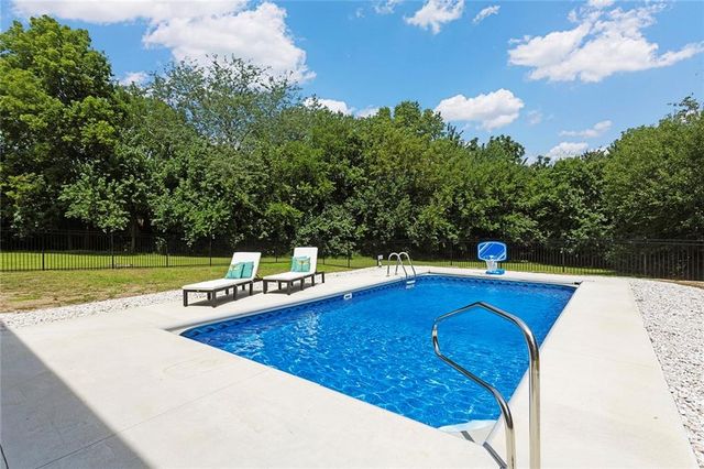 816 Eve Orchid Drive, Greenwood, MO 64034