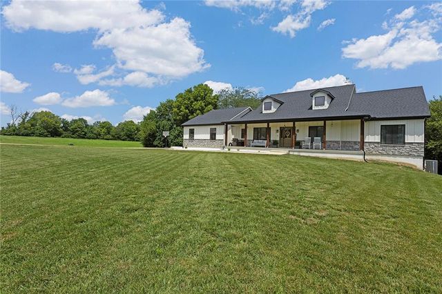 816 Eve Orchid Drive, Greenwood, MO 64034