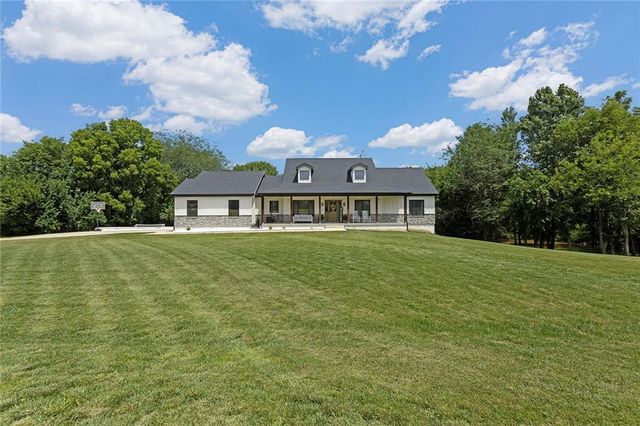 816 Eve Orchid Drive, Greenwood, MO 64034