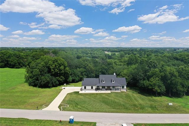 816 Eve Orchid Drive, Greenwood, MO 64034