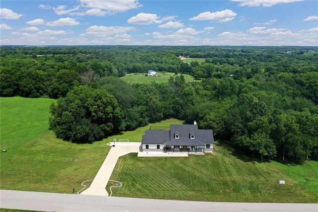 816 Eve Orchid Drive, Greenwood, MO 64034