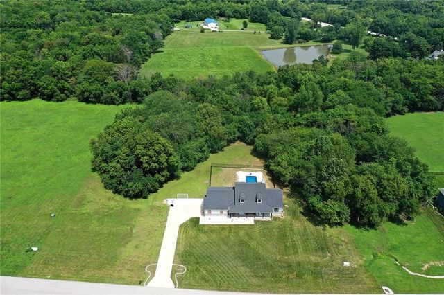 816 Eve Orchid Drive, Greenwood, MO 64034