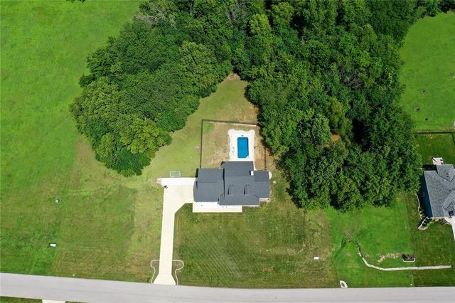 816 Eve Orchid Drive, Greenwood, MO 64034