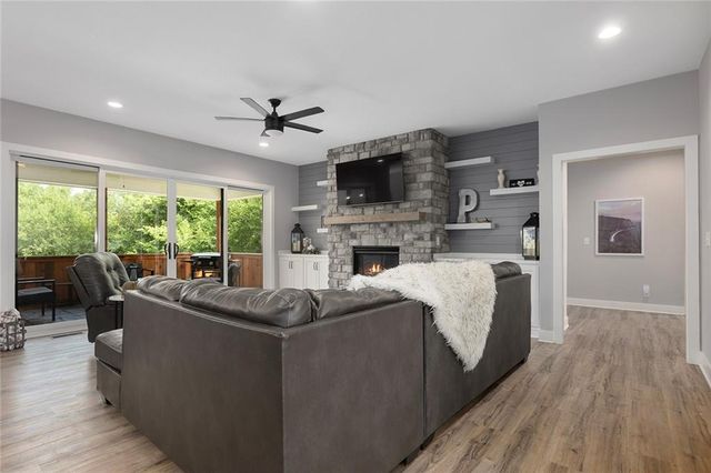 816 Eve Orchid Drive, Greenwood, MO 64034