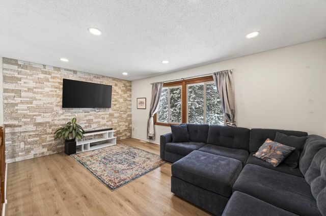 1785 131st Lane NW, Coon Rapids, MN 55448