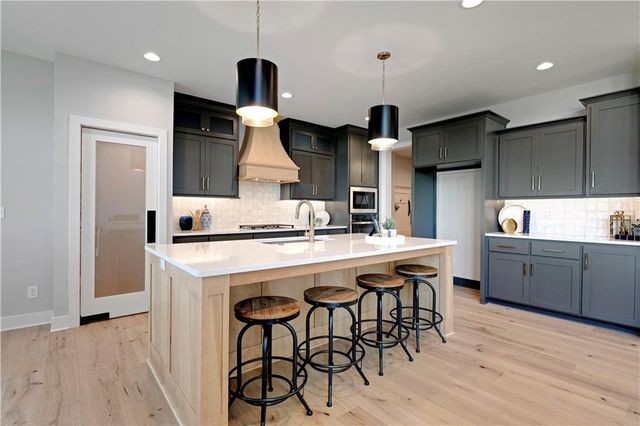 13010 W 174th Terrace, Overland Park, KS 66221
